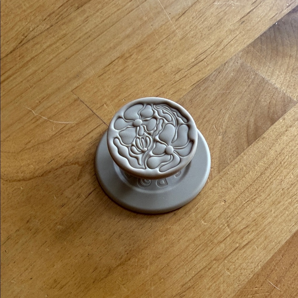 PopSocket Tan Floral Design